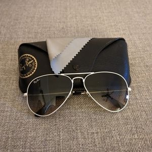 White frame Ray Ban Aviator Sunglasses